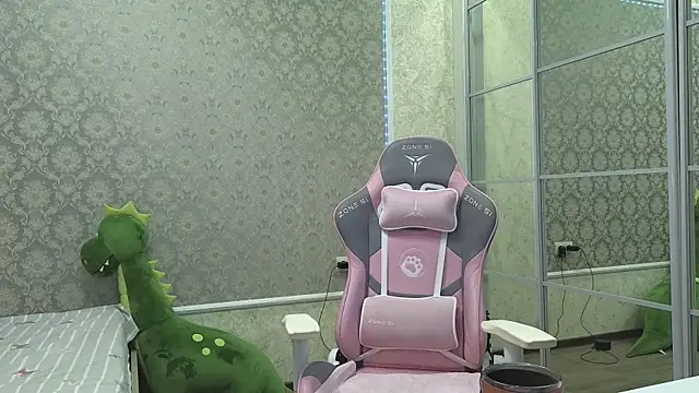 -DIVORA- online show from September 2025 02:49:02 PM