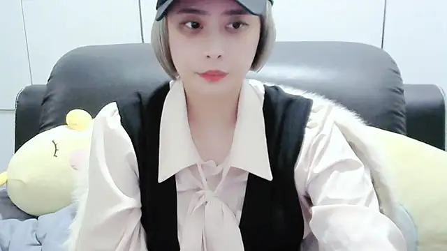 yourz tw online show from March 2025 06:37:02 PM