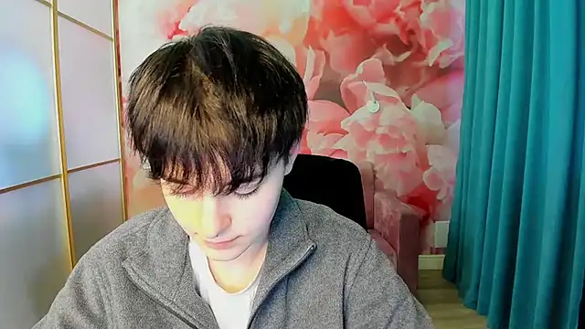 EmiliaYours online show from December 2024 10:39:01 AM