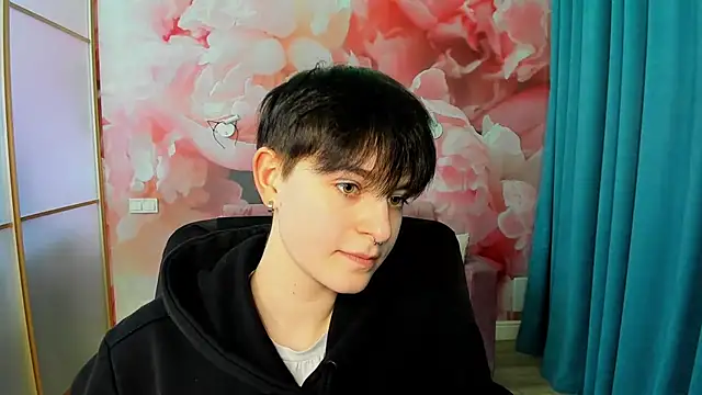 EmiliaYours online show from December 2024 03:22:01 PM