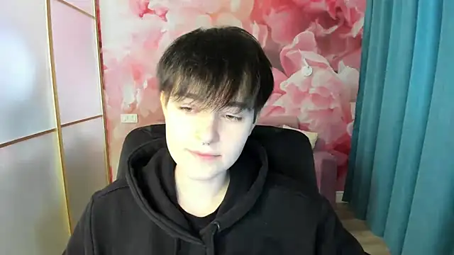 EmiliaYours online show from December 2024 12:55:01 PM