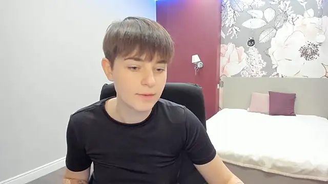 EmiliaYours online show from November 2025 02:38:01 PM