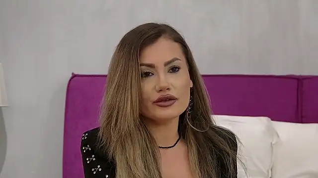 Snapshot of CelineHuddson chatting on December 2024 08:45:02 PM CelineHuddson online show from December 2024 08:45:02 PM