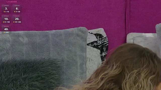 Snapshot of CelineHuddson chatting on October 2025 08:18:01 PM CelineHuddson online show from October 2025 08:18:01 PM