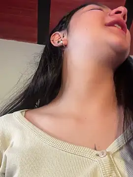 Snapshot of Cassie-millers chatting on December 2024 01:39:01 PM Cassie-millers online show from December 2024 01:39:01 PM