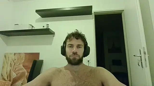 Snapshot of alpha-hunk chatting on October 2025 07:46:02 PM alpha-hunk online show from October 2025 07:46:02 PM