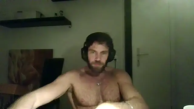 Snapshot of alpha-hunk chatting on October 2025 08:36:02 PM alpha-hunk online show from October 2025 08:36:02 PM