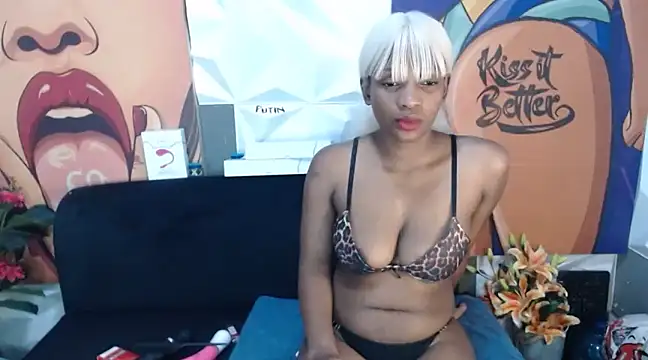 Snapshot of Ebonypreciousx chatting on December 2024 03:07:01 AM Ebonypreciousx online show from December 2024 03:07:01 AM