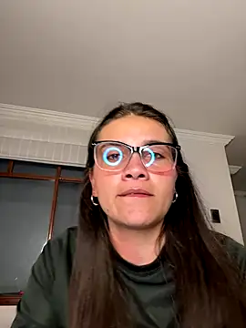 aurora divine online show from September 2025 11:04:02 PM