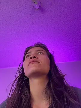 aurora divine online show from March 2026 06:57:02 PM