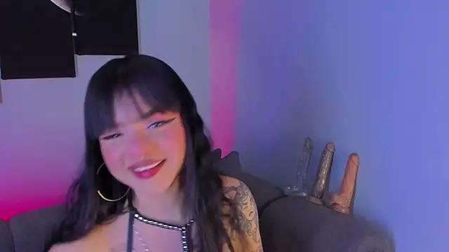 maddy walker online show from December 2024 08:11:01 PM