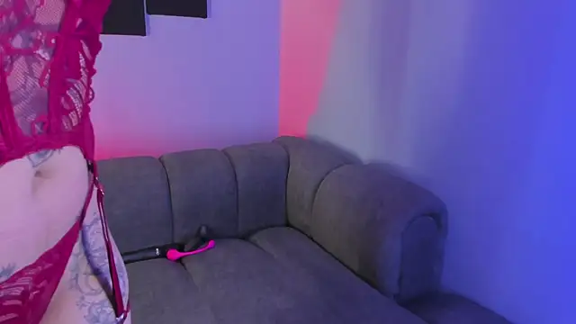 maddy walker online show from January 2025 08:11:02 PM