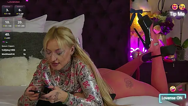 Snapshot of MazeSin chatting on February 2025 03:43:01 AM MazeSin online show from February 2025 03:43:01 AM