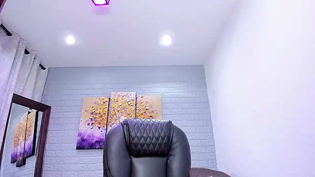 ebbafernandez  online show from February 2026 11:46:02 AM