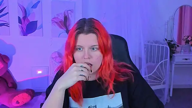 NielletaBlossom online show from February 2025 05:03:02 PM