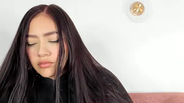 nicolle pierce online show from February 2026 02:38:01 PM