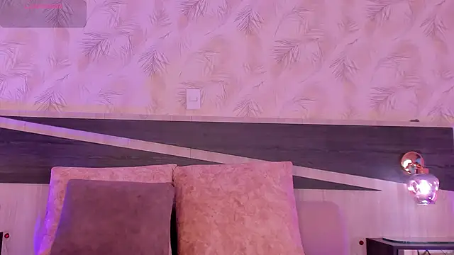 nicolle pierce online show from February 2026 12:12:01 PM