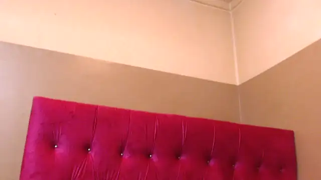 kittykhloe22 online show from February 2025 05:50:02 PM