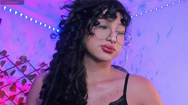 Snapshot of Heka_Prudence chatting on January 2025 04:26:01 AM Heka Prudence online show from January 2025 04:26:01 AM