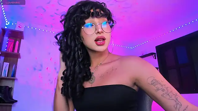 Snapshot of Heka_Prudence chatting on February 2025 01:52:02 AM Heka Prudence online show from February 2025 01:52:02 AM