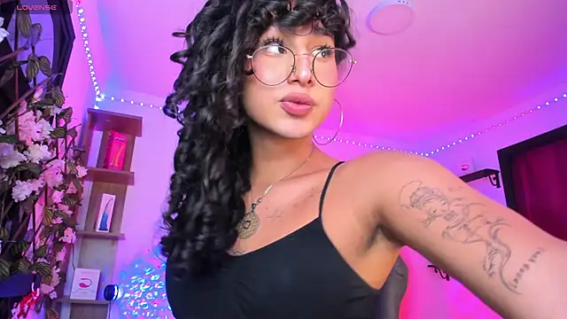 Snapshot of Heka_Prudence chatting on February 2025 03:45:01 AM Heka Prudence online show from February 2025 03:45:01 AM