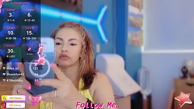 QueenYsuRey online show from February 2025 02:48:02 PM