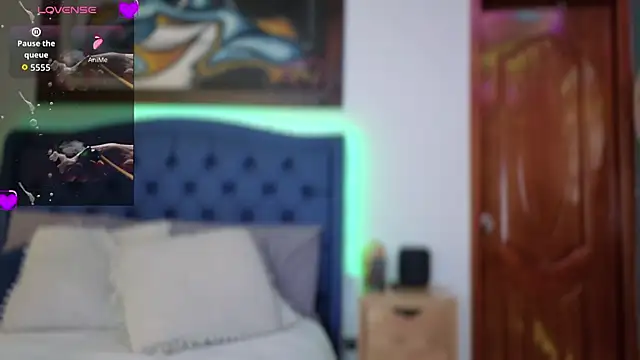 QueenYsuRey online show from October 2025 05:03:01 PM