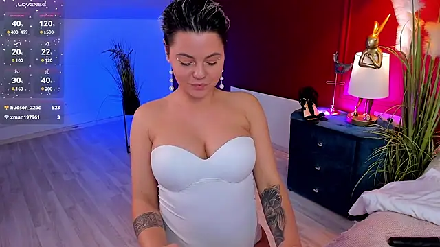 Snapshot of Lady_AliBi chatting on February 2025 03:32:02 PM Lady AliBi online show from February 2025 03:32:02 PM