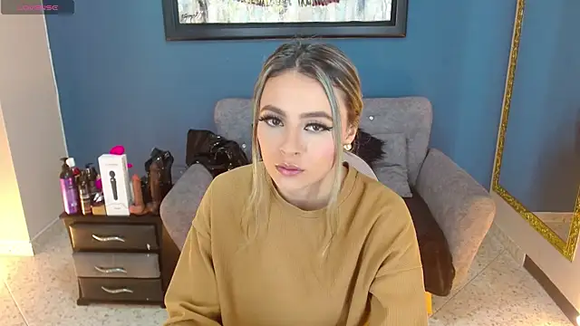 miacarperr1 online show from March 2025 08:43:01 PM