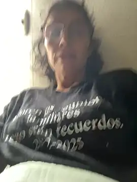 Snapshot of MireyaTorresGu chatting on June 2026 03:03:02 PM MireyaTorresGu online show from June 2026 03:03:02 PM