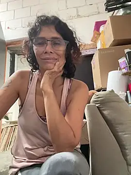 Snapshot of MireyaTorresGu chatting on June 2026 12:40:01 PM MireyaTorresGu online show from June 2026 12:40:01 PM