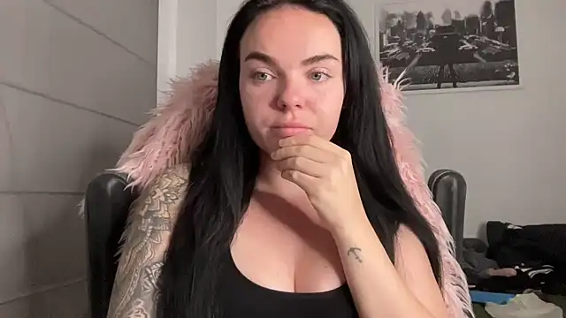 yorkshiregal online show from December 2024 04:20:01 AM