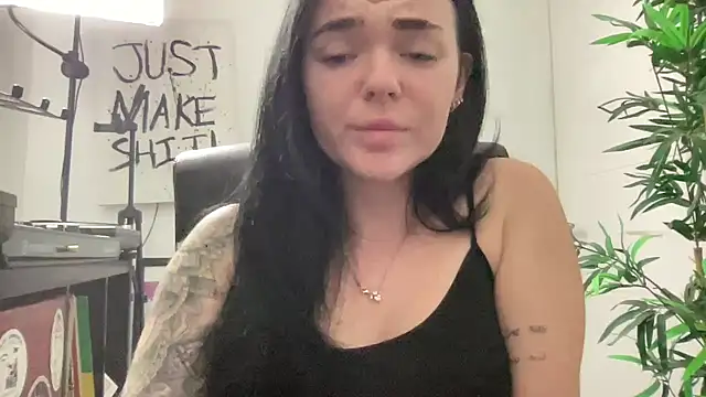 yorkshiregal online show from November 2025 07:10:01 AM