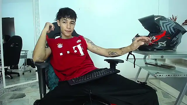 Snapshot of Zacktk7 chatting on December 2024 11:19:02 PM Zacktk7 online show from December 2024 11:19:02 PM