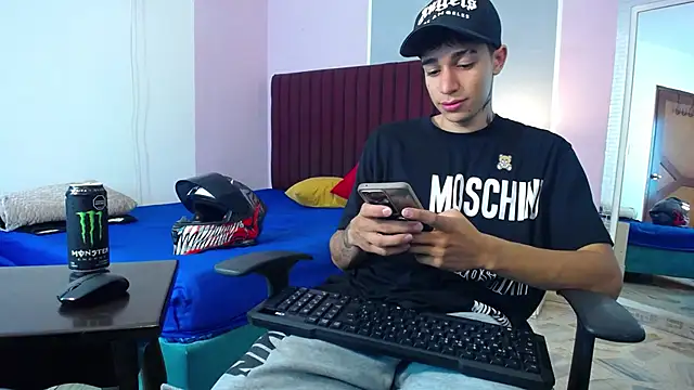 Snapshot of Zacktk7 chatting on January 2025 09:05:01 PM Zacktk7 online show from January 2025 09:05:01 PM