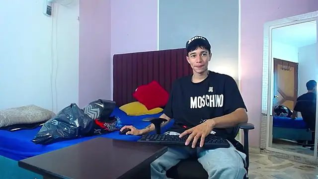 Snapshot of Zacktk7 chatting on January 2025 05:05:02 AM Zacktk7 online show from January 2025 05:05:02 AM