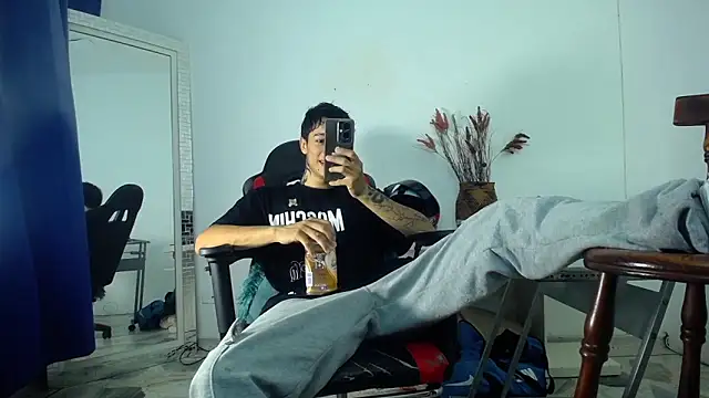 Snapshot of Zacktk7 chatting on January 2025 08:22:01 PM Zacktk7 online show from January 2025 08:22:01 PM