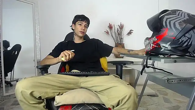 Snapshot of Zacktk7 chatting on January 2025 07:14:02 PM Zacktk7 online show from January 2025 07:14:02 PM