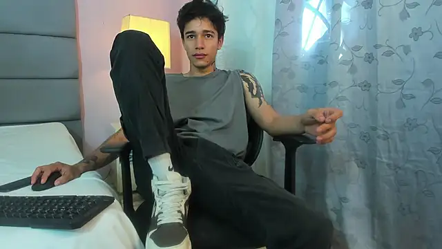 Snapshot of Zacktk7 chatting on January 2025 02:32:01 PM Zacktk7 online show from January 2025 02:32:01 PM