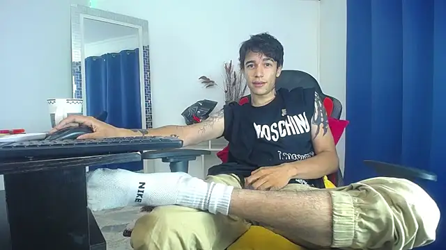 Snapshot of Zacktk7 chatting on January 2025 11:45:02 PM Zacktk7 online show from January 2025 11:45:02 PM