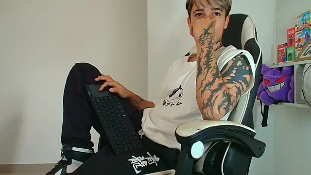 Snapshot of Zacktk7 chatting on February 2026 08:25:01 PM Zacktk7 online show from February 2026 08:25:01 PM