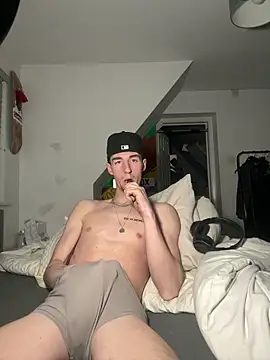 MikesWood21 online show from January 2025 01:45:01 AM