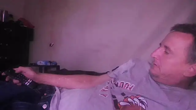 Snapshot of George48 chatting on November 2025 06:02:02 AM George48 online show from November 2025 06:02:02 AM