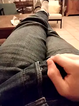 JulesG18 online show from February 2026 06:20:01 PM