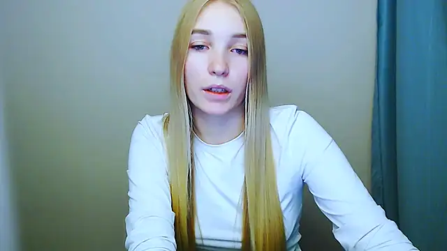 Queen ofLove online show from December 2025 09:35:01 PM