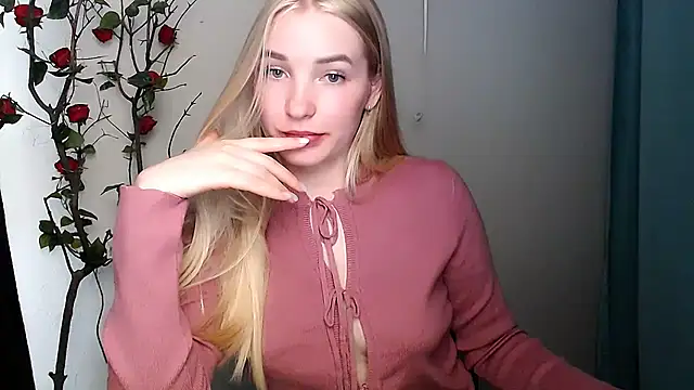 Queen ofLove online show from April 2026 12:39:02 PM