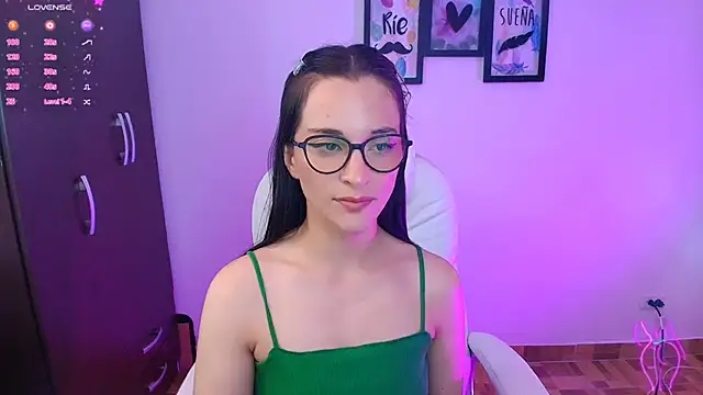 Snapshot of mariaan_m_ chatting on February 2025 09:13:02 PM mariaan m online show from February 2025 09:13:02 PM