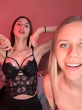 lunawolf21 online show from December 2024 07:51:01 AM