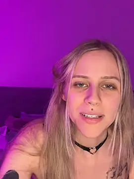 lunawolf21 online show from January 2025 06:21:01 PM