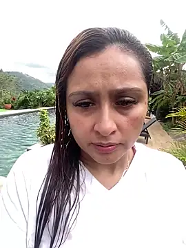 Keittly  online show from February 2025 09:54:01 PM